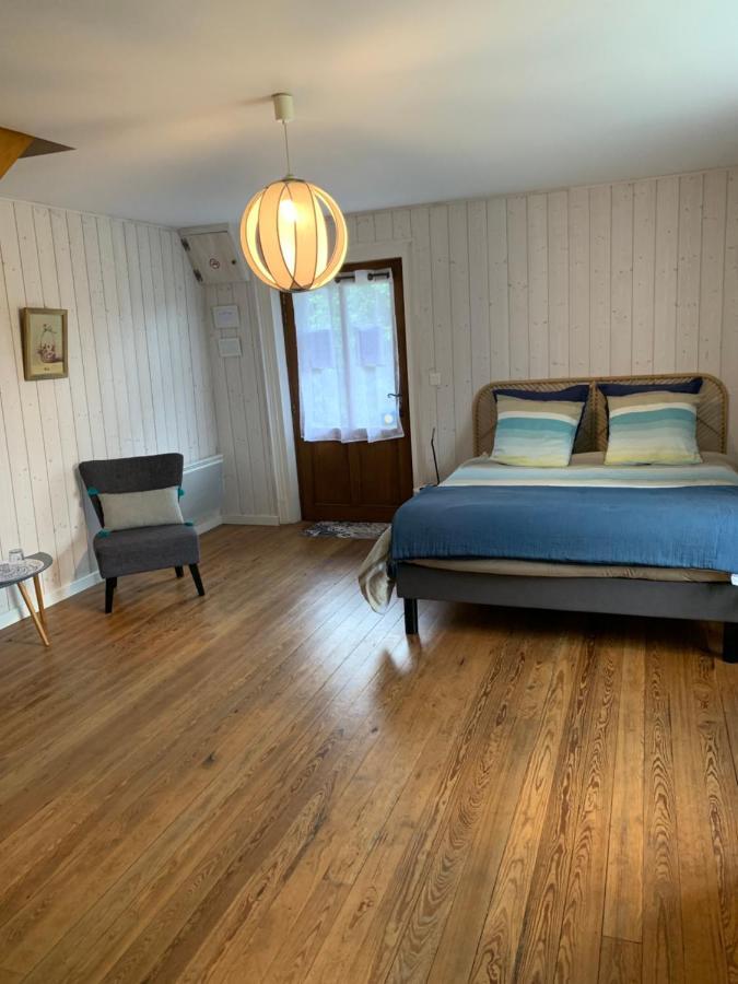 Bed and Breakfast La Ferme D'Aristide Saillenard Esterno foto