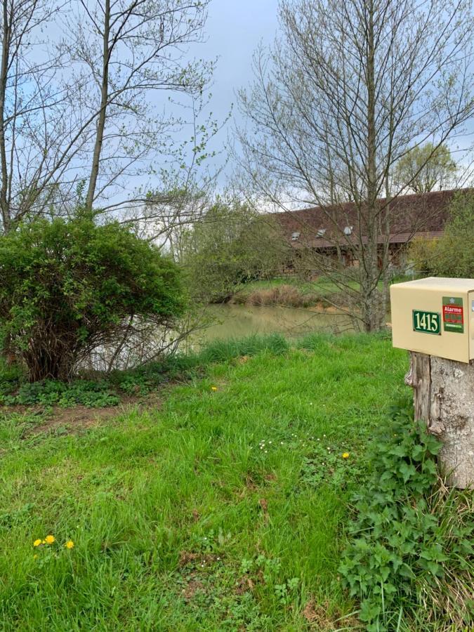 Bed and Breakfast La Ferme D'Aristide Saillenard Esterno foto