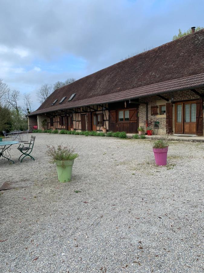 Bed and Breakfast La Ferme D'Aristide Saillenard Esterno foto