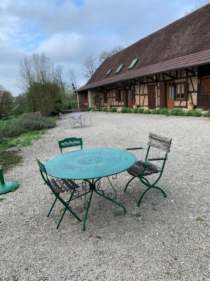 Bed and Breakfast La Ferme D'Aristide Saillenard Esterno foto