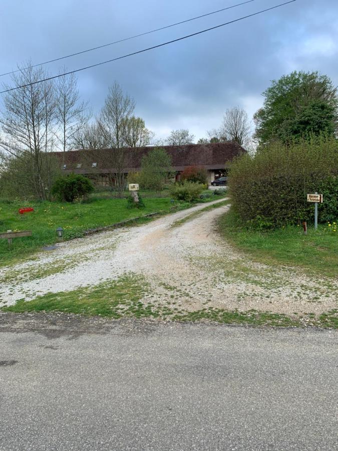Bed and Breakfast La Ferme D'Aristide Saillenard Esterno foto