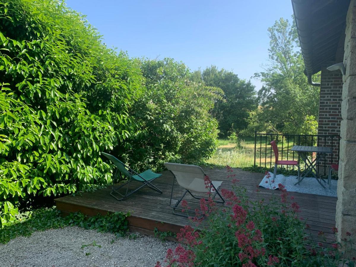 Bed and Breakfast La Ferme D'Aristide Saillenard Esterno foto
