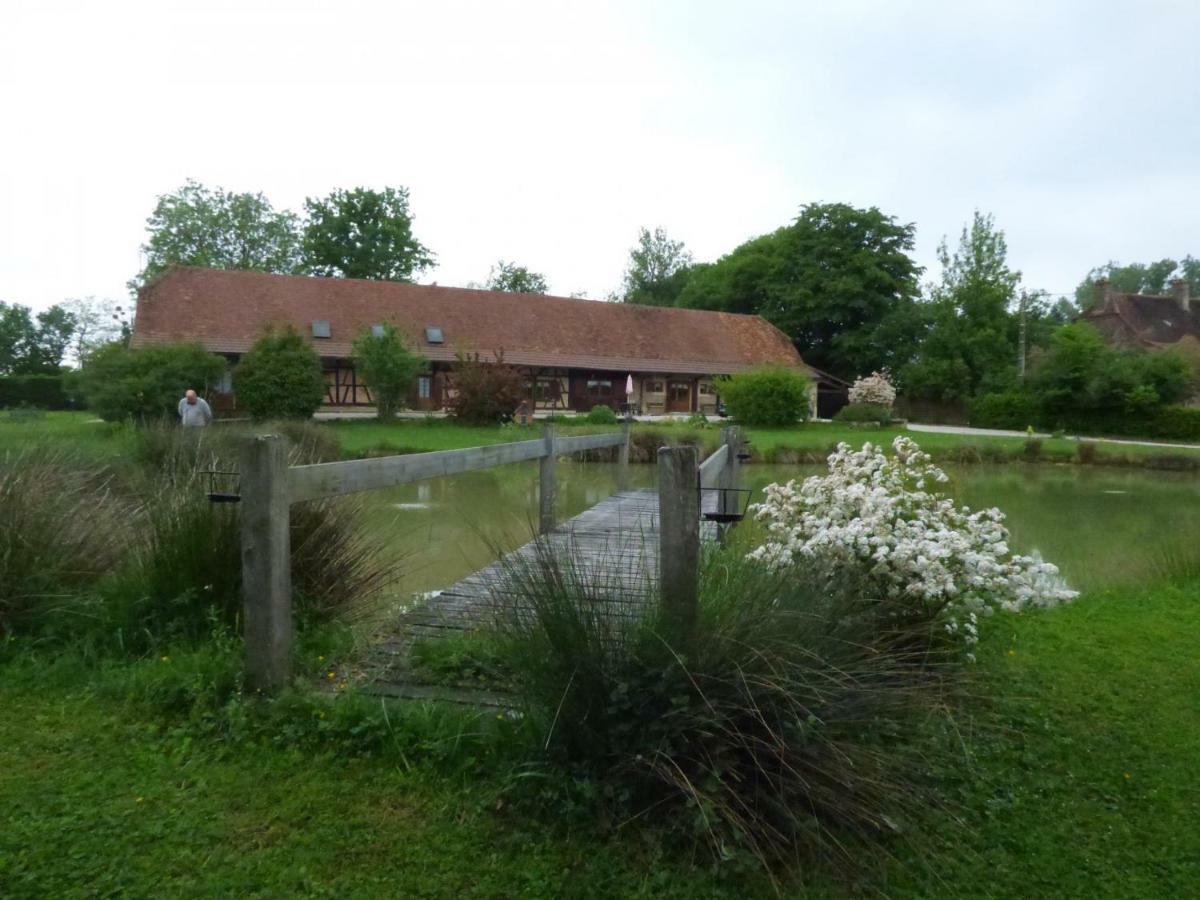 Bed and Breakfast La Ferme D'Aristide Saillenard Esterno foto