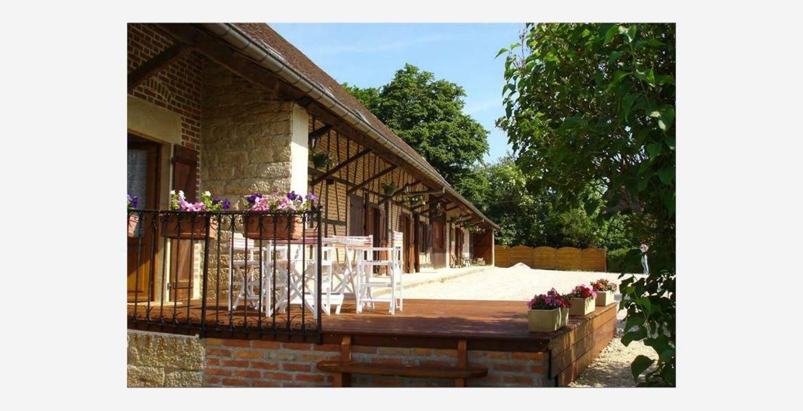 Bed and Breakfast La Ferme D'Aristide Saillenard Esterno foto